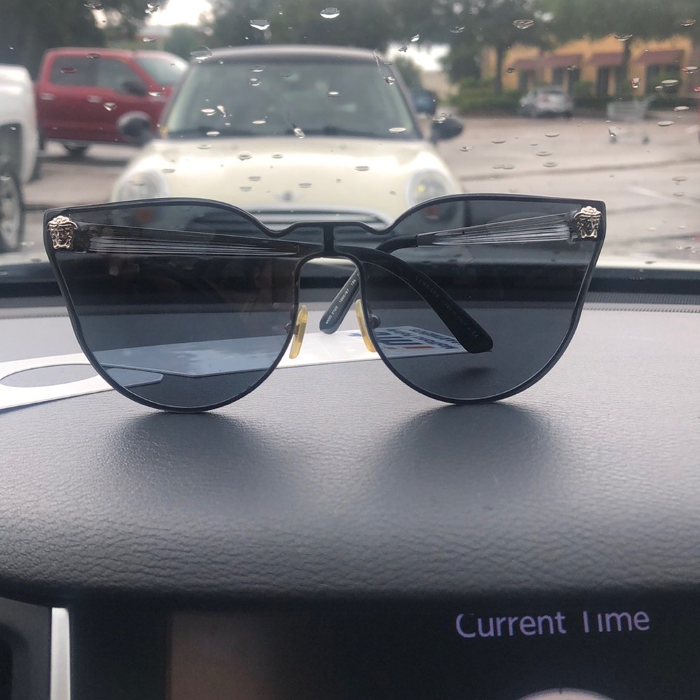 Versace sunglasses worn once